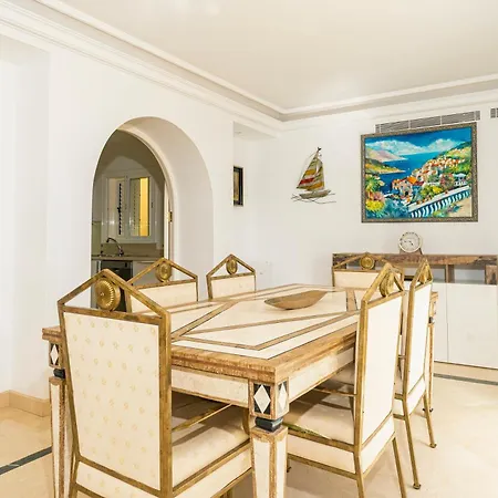 Marbella 아데제